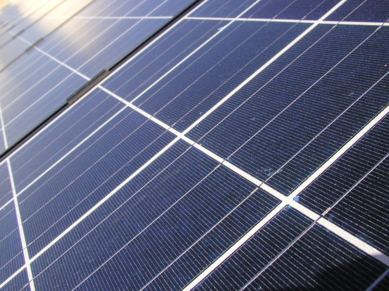 Castlegar council moves ahead with plan for solar panels at City Hall