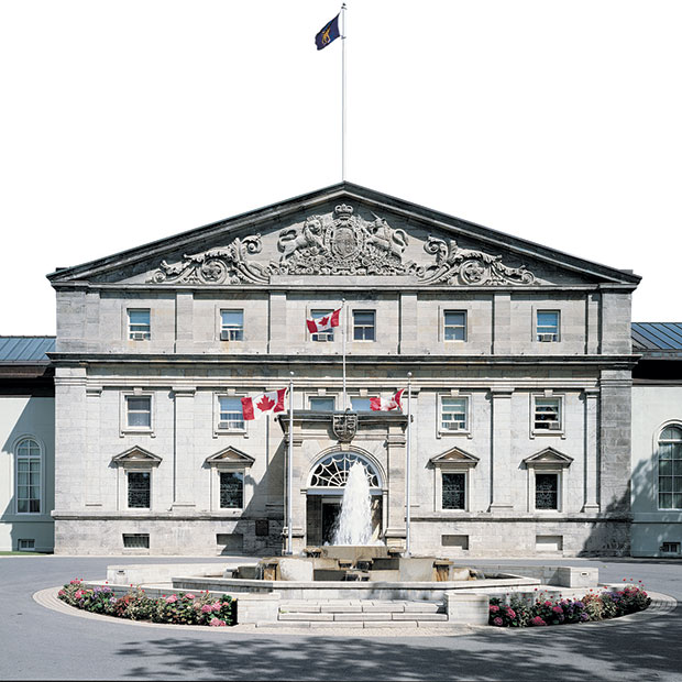 Man arrested on Rideau Hall grounds threatened Prime Minister