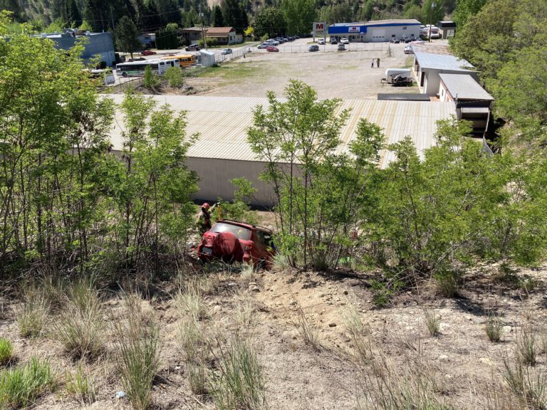 Four people sent to Trail hospital after a high speed crash