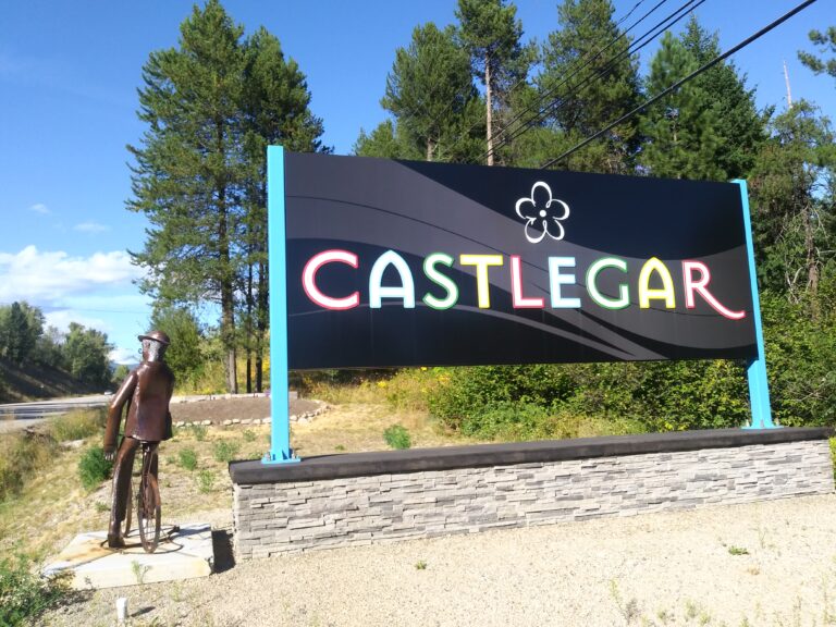 New bylaw encourages Castlegar business to get outside